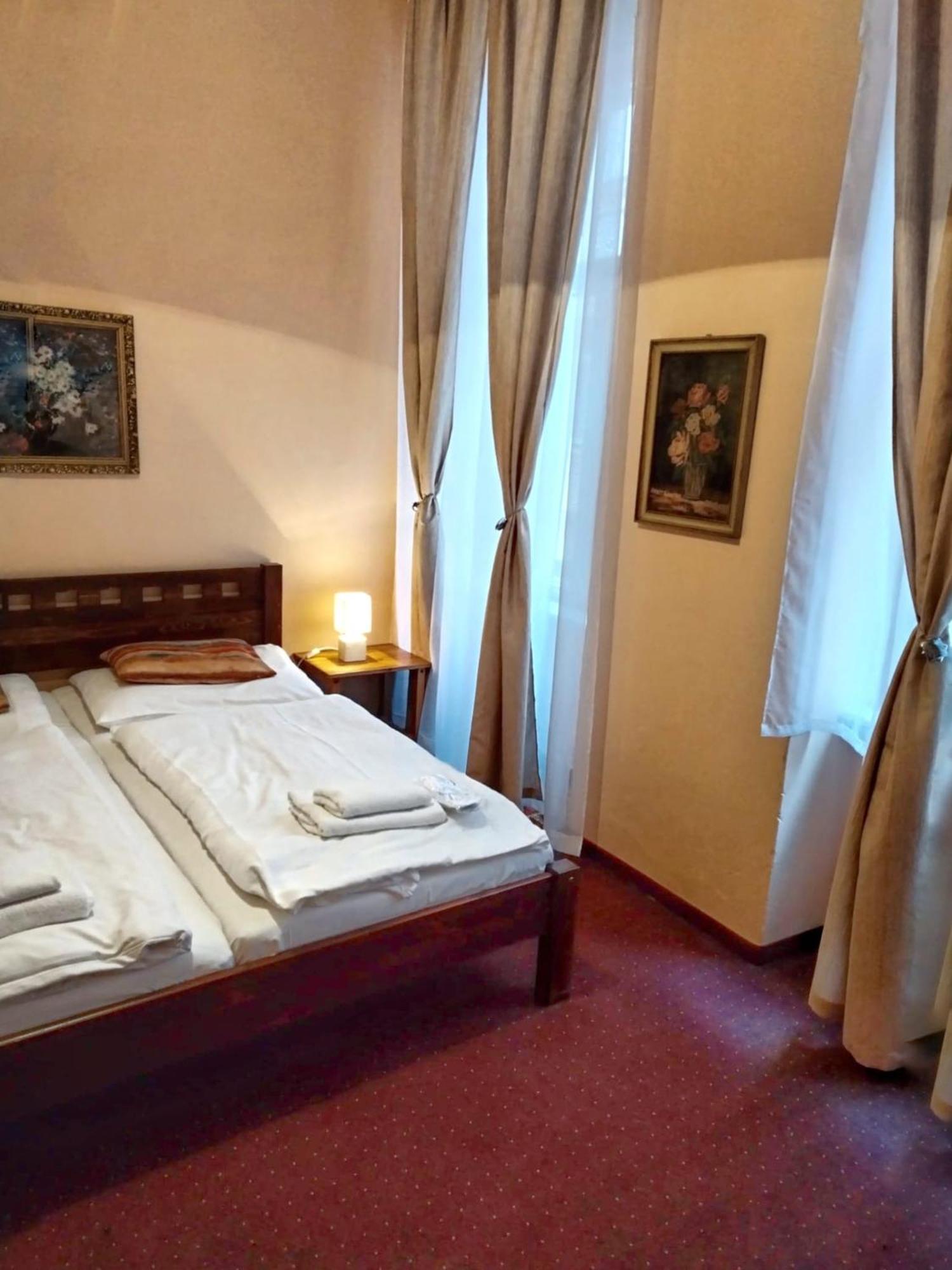 Delux Kolonada Appartement Karlsbad Buitenkant foto