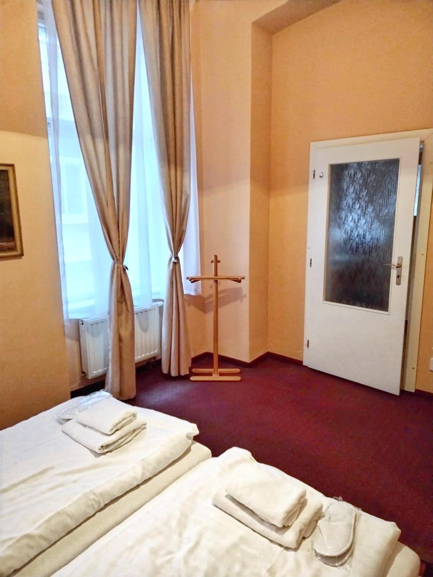 Delux Kolonada Appartement Karlsbad Buitenkant foto